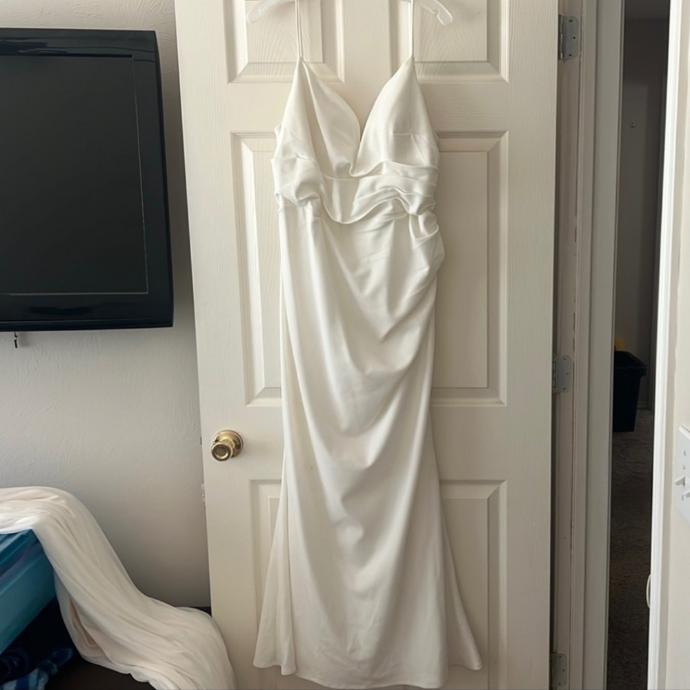 David's Bridal Elegant White Wedding Dress